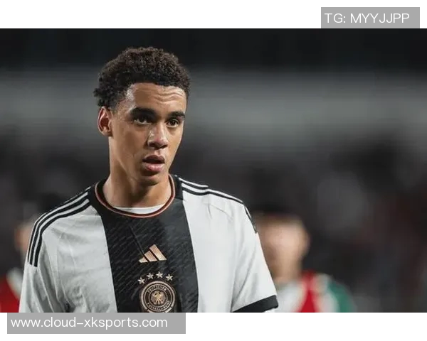 德国足球队年轻小将们展现潜力与激情助力球队未来辉煌